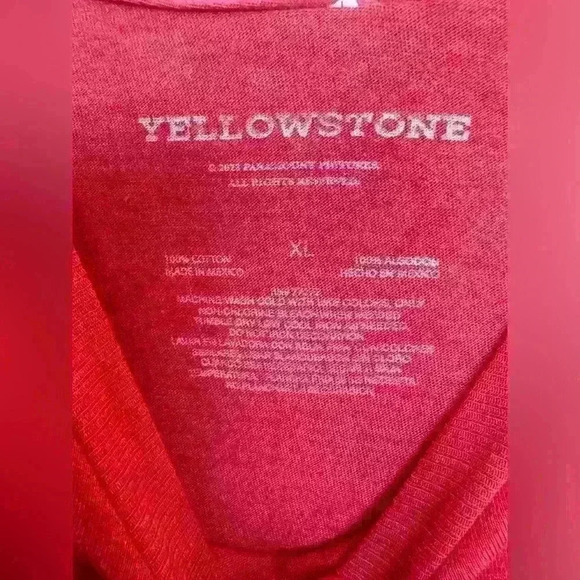 Yellowstone T-Shirt - Picture 4 of 5